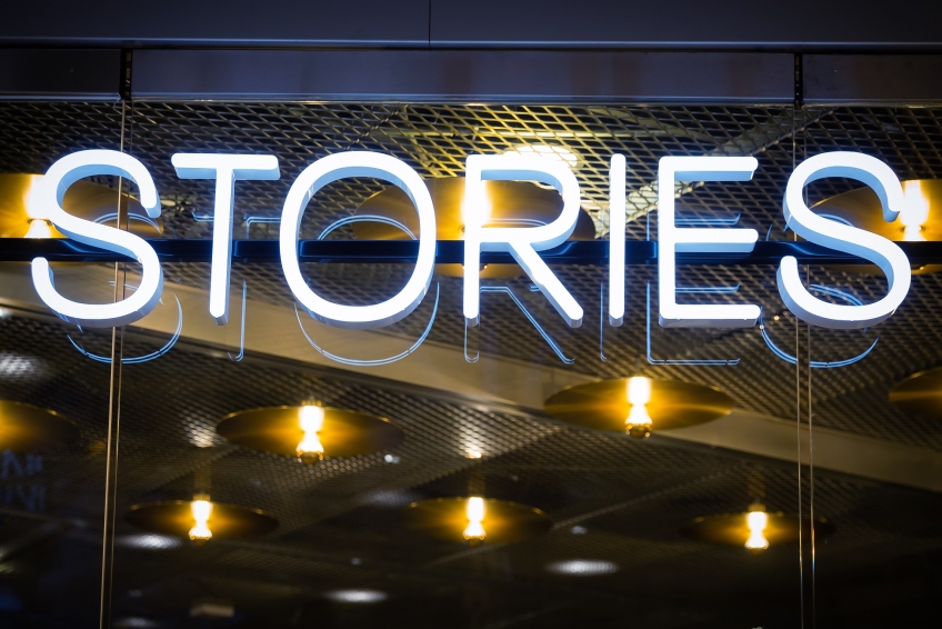 Skylt vid restaurangen STORIES. 