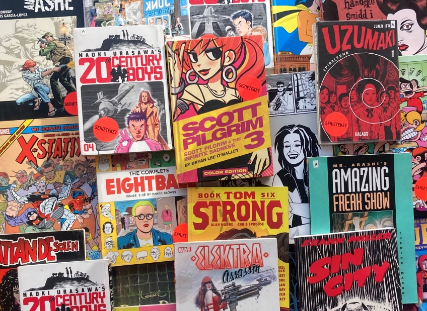 Ett collage av seralbum, böcker, tidningar, filmer med mera. 