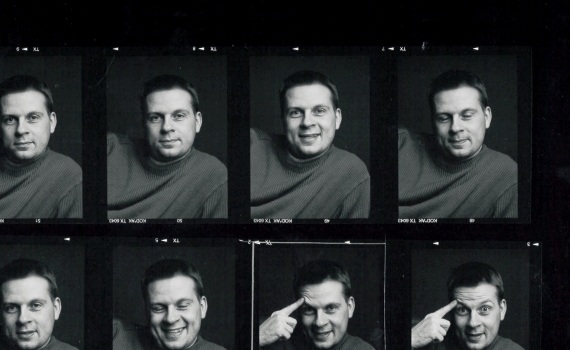 Svartvita foton på Benny Fredrikson. 