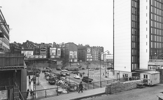 Vy mot norr före Kulturhuset från Mäster Samuelsgatan