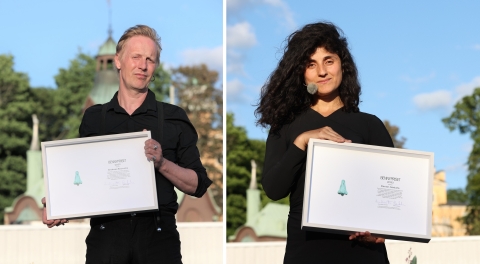 Andreas Boonstra och Dimen Abdulla med varsitt diplom i händerna. 