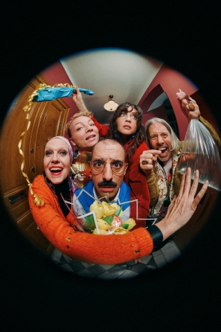 Lanseringsbild av det stora lördagspaketet 