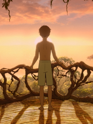 En animerad bild av en pojke i kortbyxor som står barfota på en trädplattform med flätade grenar. Han blickar ut över en tropisk övärld med berg, träd och hav i solnedgångens ljus.