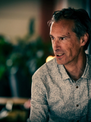 Bild på man i profil