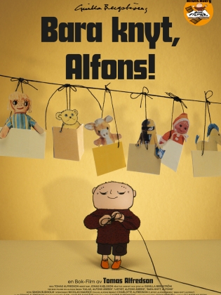 Animerad bild av en liten pojke som knutit sina leksaker.