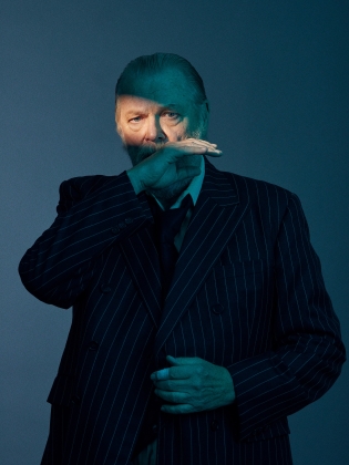 Lång dags färd mot natt stående